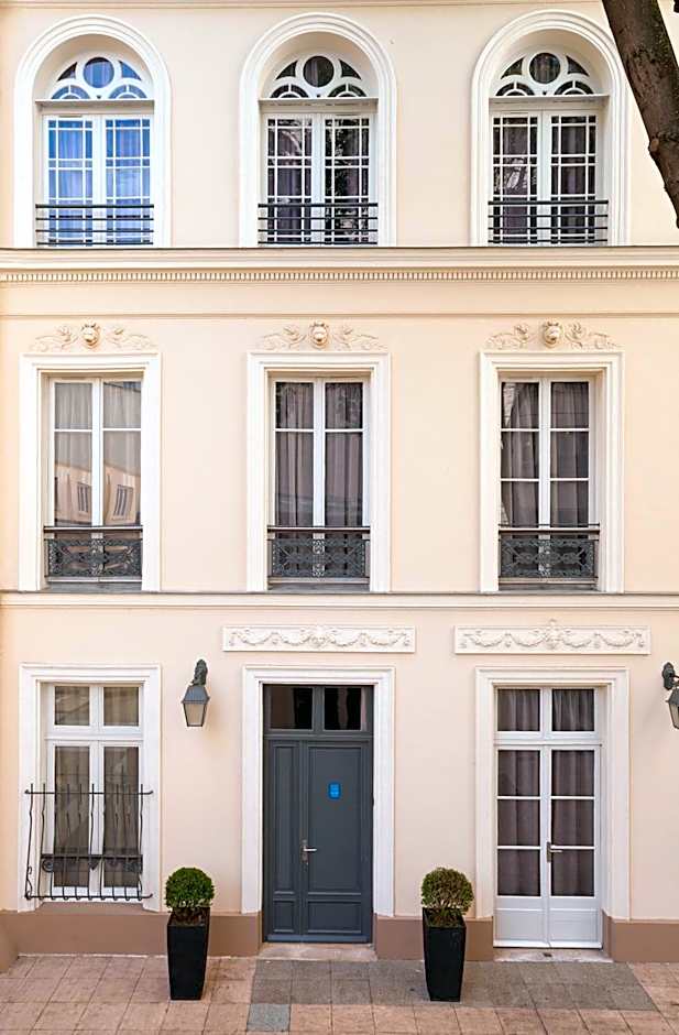 Timhotel Opera Blanche Fontaine