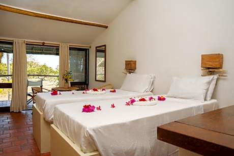 Standard Twin Room with Shared Bathroom