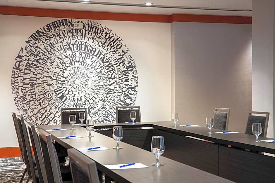 Delta Hotels by Marriott Vancouver Downtown Suites