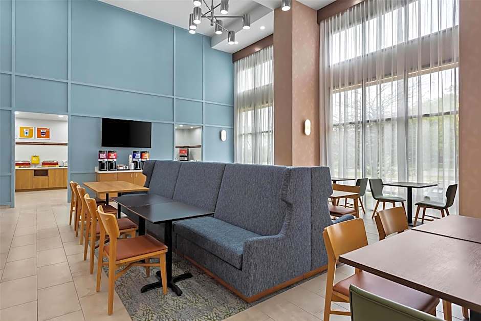 Hampton Inn By Hilton & Suites Bolingbrook, Il