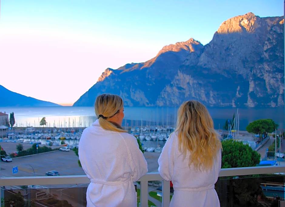 Lake Front Hotel Mirage