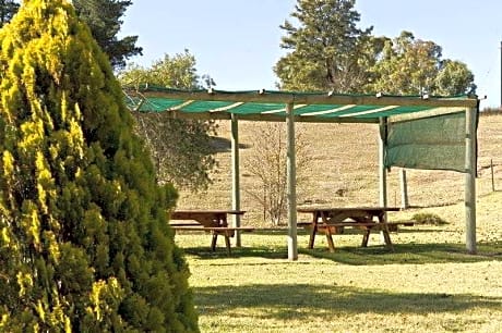 Hilltops Retreat Motor Inn