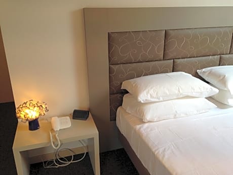 Large Quadruple Room