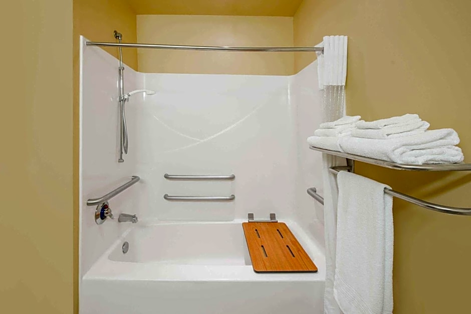 Microtel Inn & Suites Quincy by Wyndham