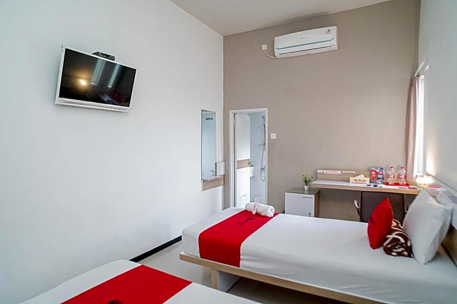 RedDoorz Syariah near Transmart MX Malang