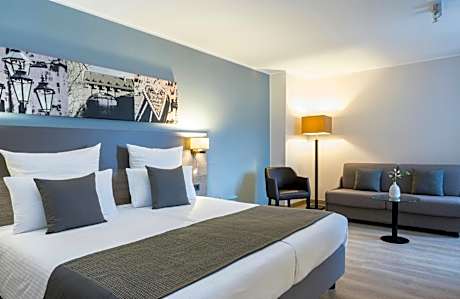 SUPERIOR ROOM CAPACITY 3