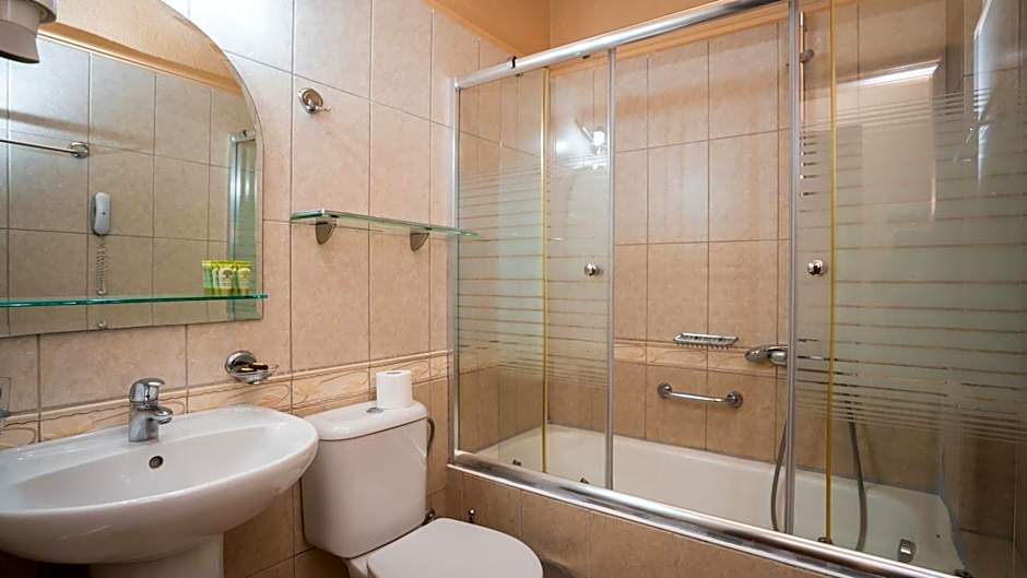 Dellas Boutique Hotel