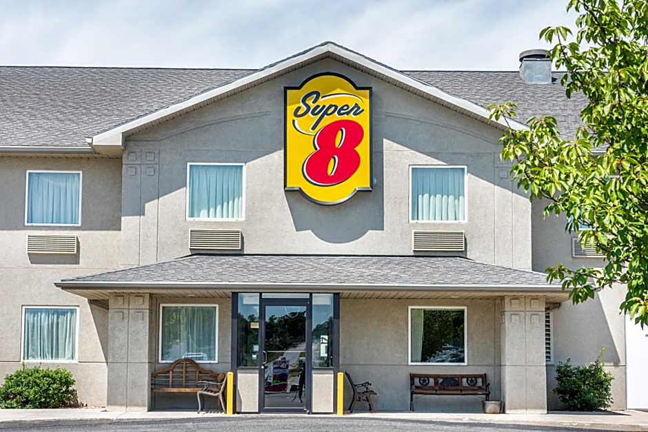 Super 8 by Wyndham Hagerstown/Halfway Area