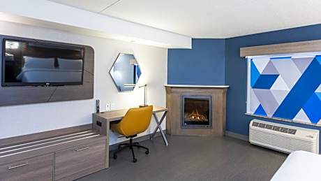 Queen Room with Spa Bath