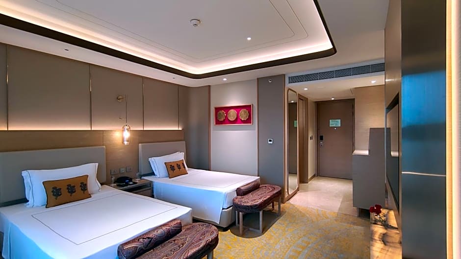 Photo 1 of 7 of Grande 1 Twin Bed, Lake View