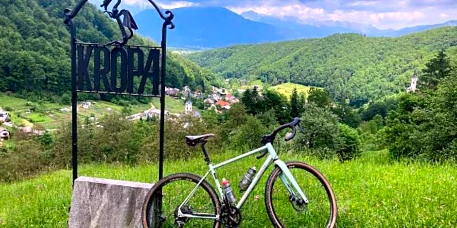 Fully equipped SIX BEDROOM HOUSE 15 kilometers from Lake Bled - with a terrace, garden, playground, and parking