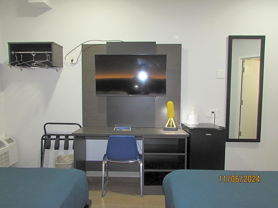 Motel 6-West Des Moines, IA