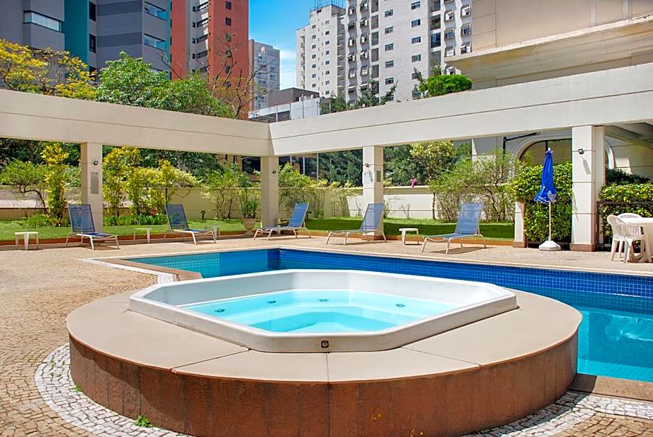 Hotel Vila Olimpia Cozinha Piscina Academia