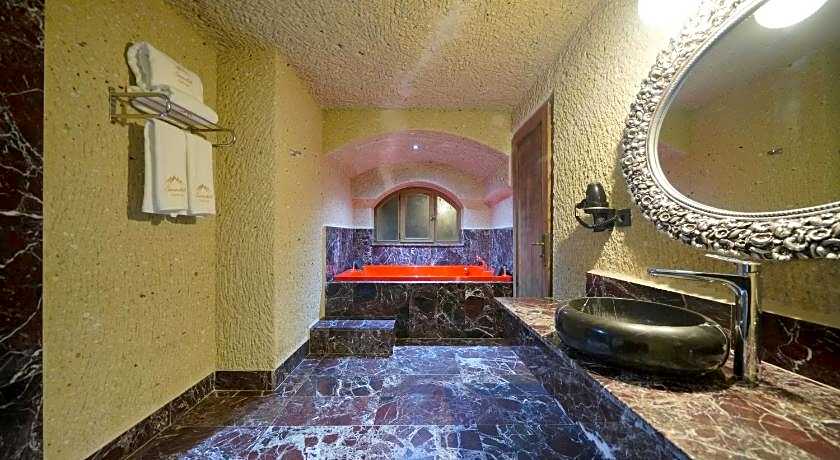 Secret Hill Cave Suites