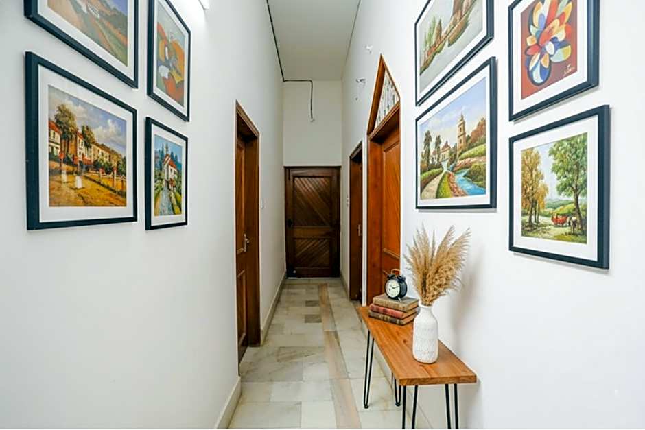 Fabexpress Prashansa Palace – Varanasi, VA