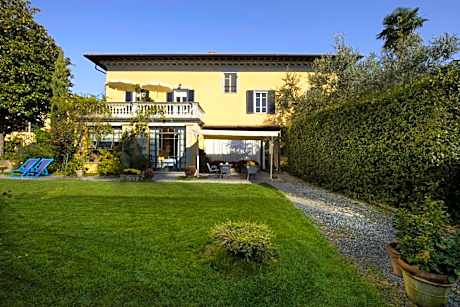 Al Porto Di Lucca B&B