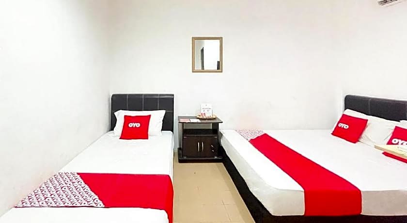 OYO 90324 Muar Station Hotel