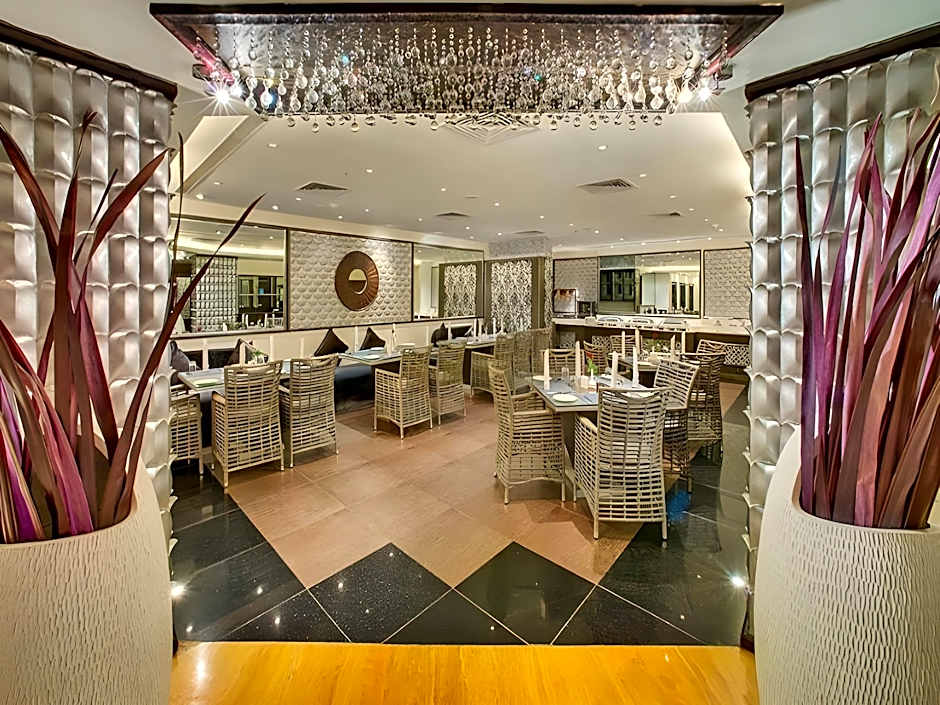 Mayfair Convention Hotel