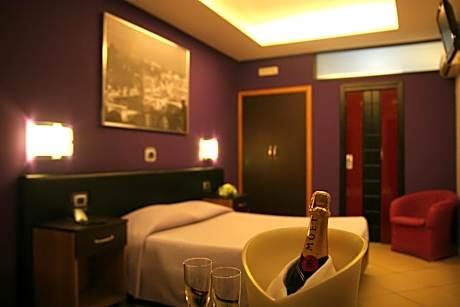 Double or Twin Room with Swimming Pool Access