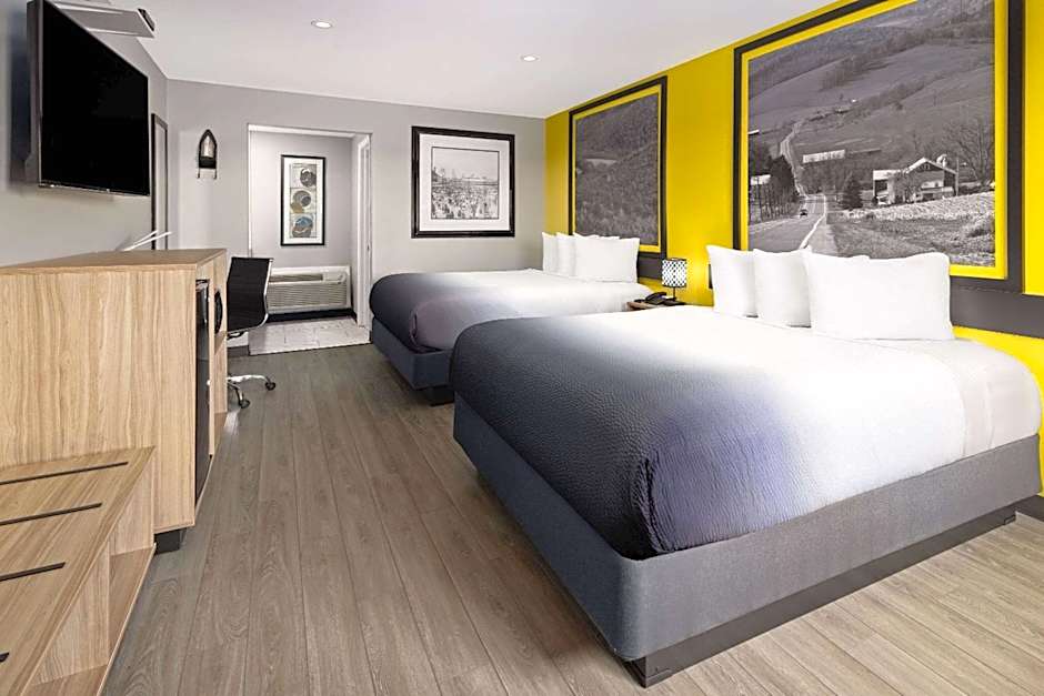 Super 8 by Wyndham Hazleton