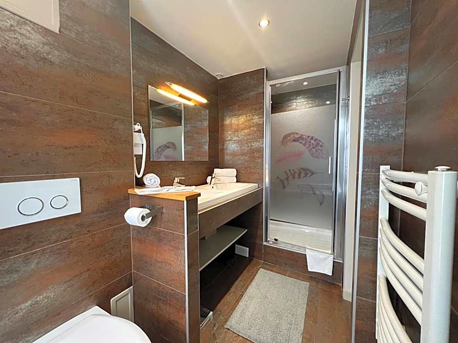 Nation Montmartre Hotel