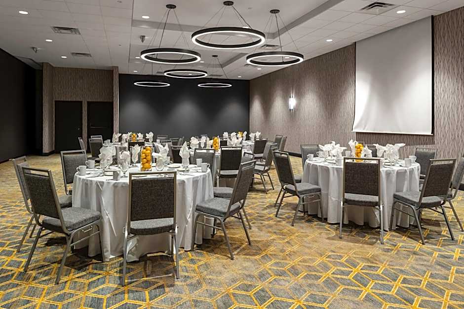 Holiday Inn Boston - Dedham Hotel & Conference Center By IHG