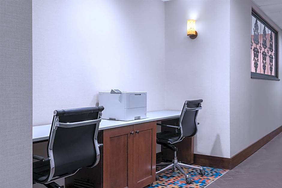 Hampton Inn & Suites Fresno
