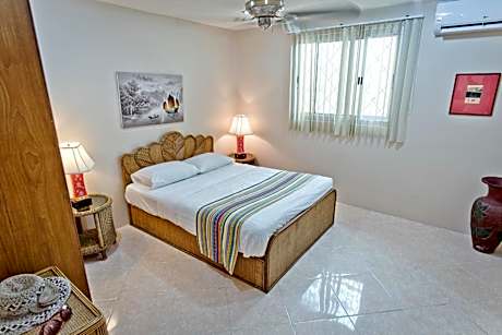 Grand Villa With Spa Bath