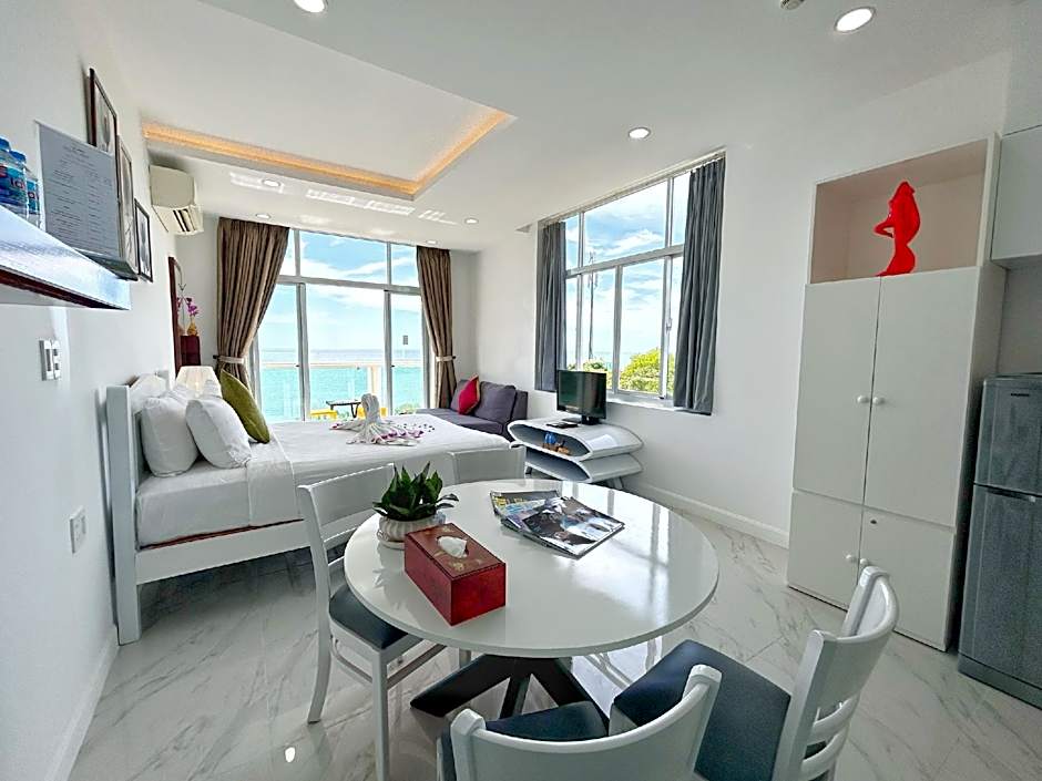 Photo 1 of 7 of Studio, Sea View