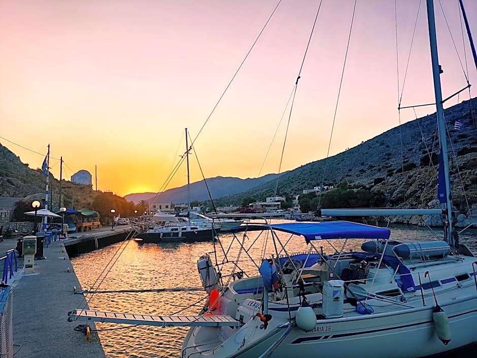 Manolis Rooms Vathys