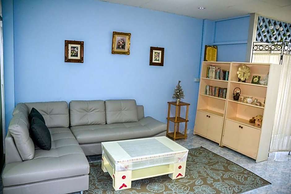 OYO 75486 Anna Residence Jomtien