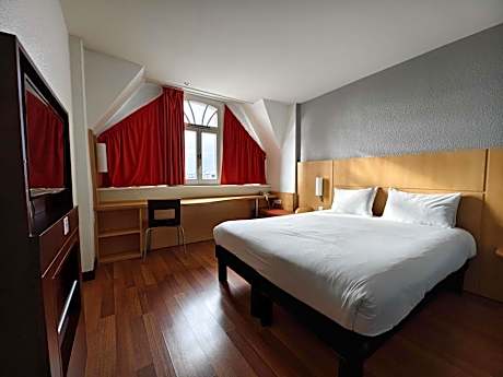 Standard Room with Two Single Beds