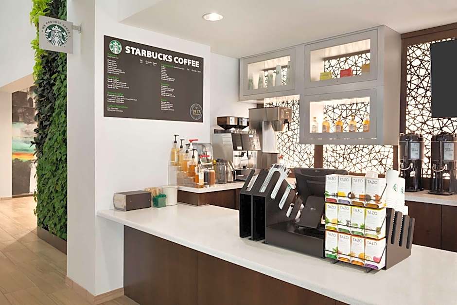 Embassy Suites By Hilton San Antonio Brooks Hotel - Spa