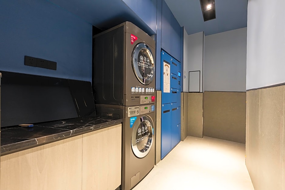 Hanting Hotel Wuhan Hongshan Square Metro Station