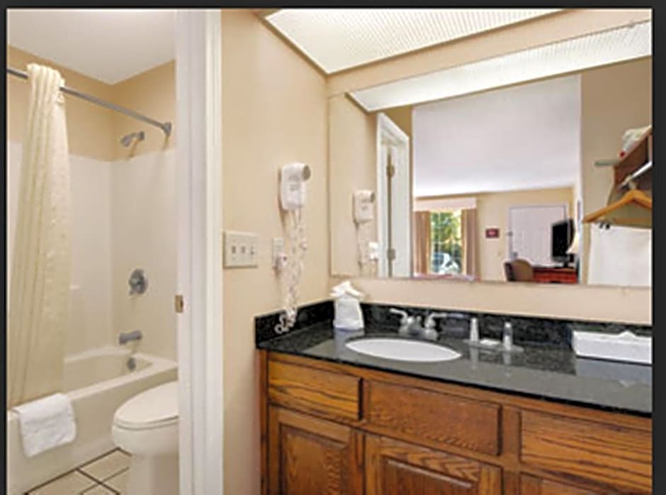 Baymont by Wyndham Warner Robins