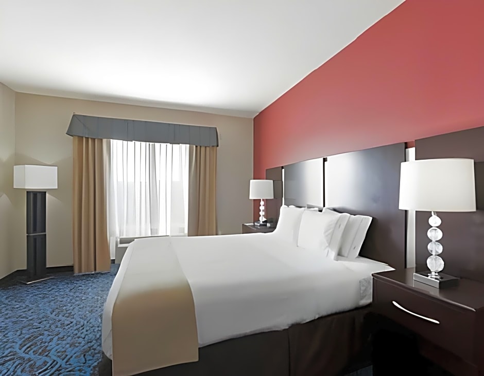 Holiday Inn Express & Suites - New Philadelphia Southwest By IHG