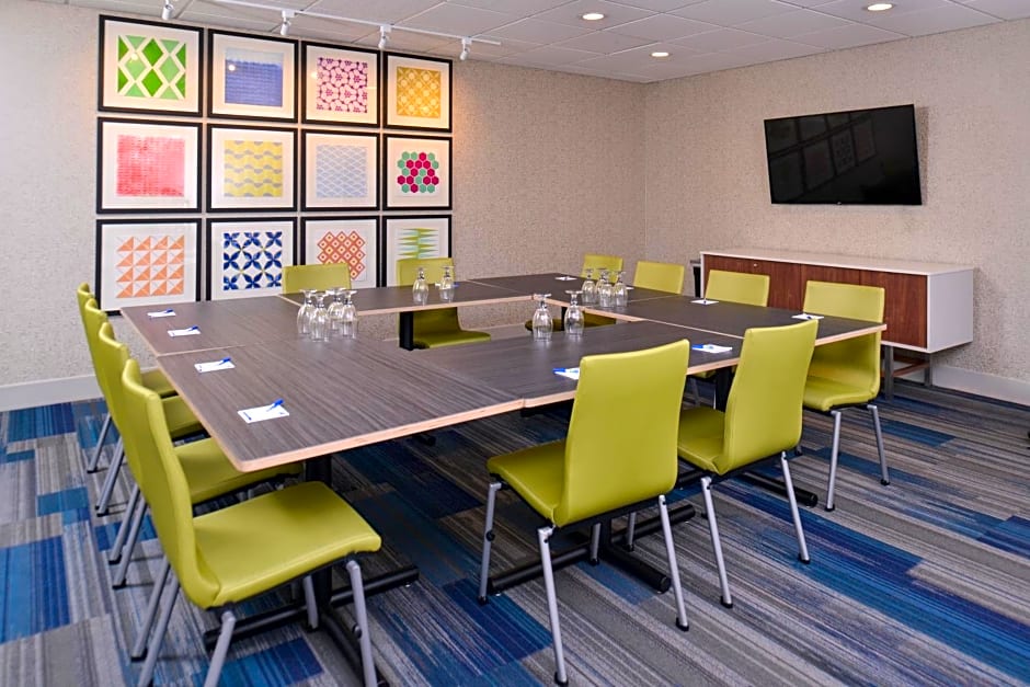 Holiday Inn Express Hotel and Suites Stevens Point By IHG