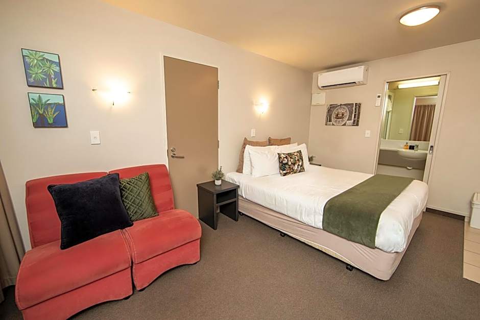 Photo 1 of 6 of Studio 1 King Bed