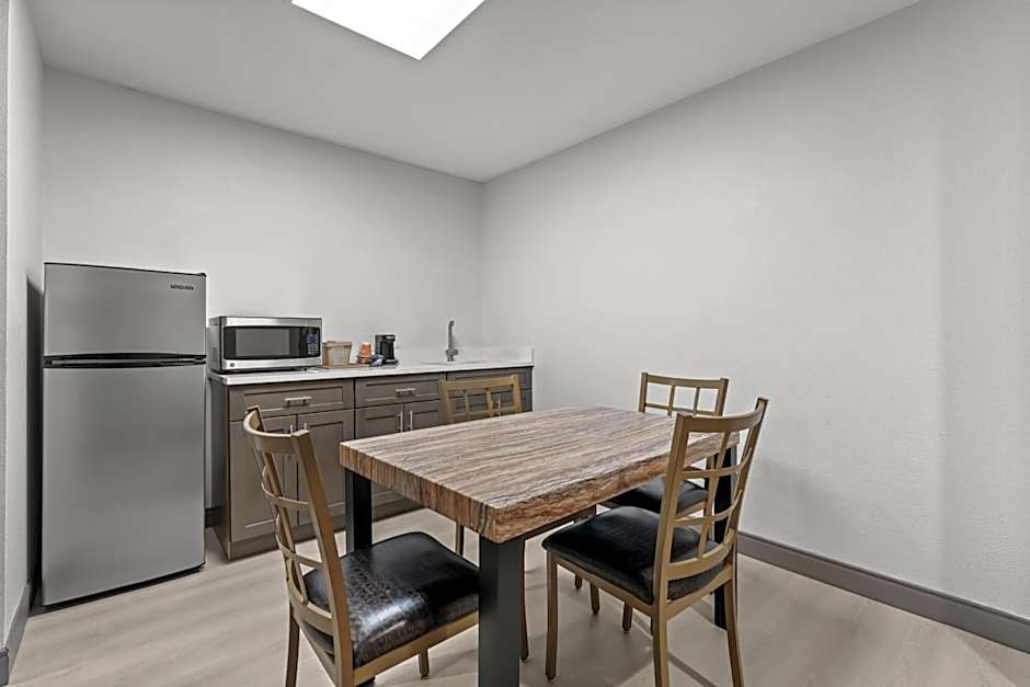 Comfort Inn & Suites Perry National Fairgrounds Area