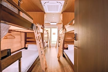 1 Person in Dormitory - Mixed