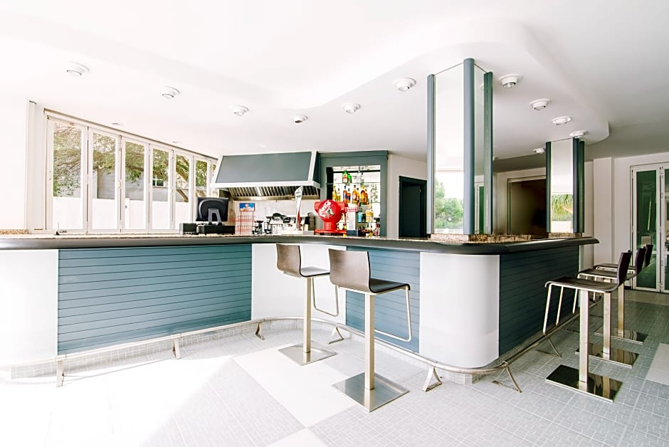 Azuline Hotel Bahamas