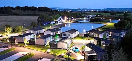 Arranview Lochside Pods & Lodges all with private Hot-tubs