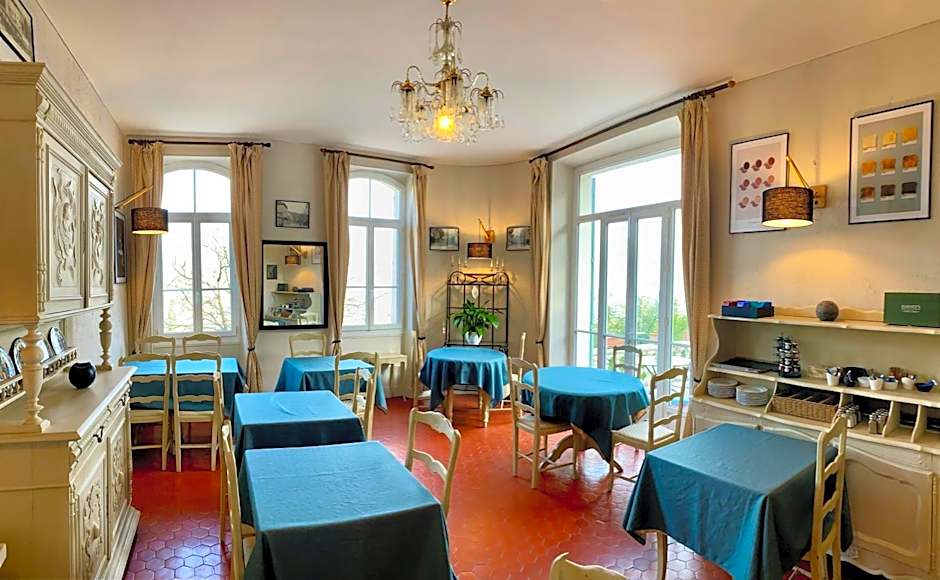 Logis Hotel La Bellaudiere