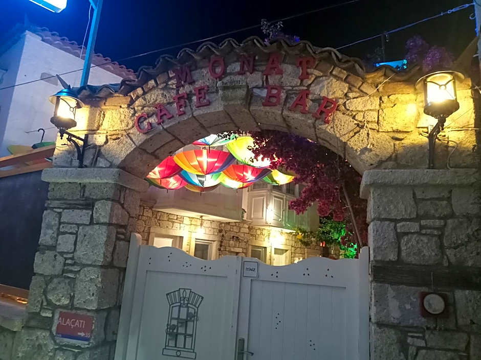 Monat Otel Alaçatı