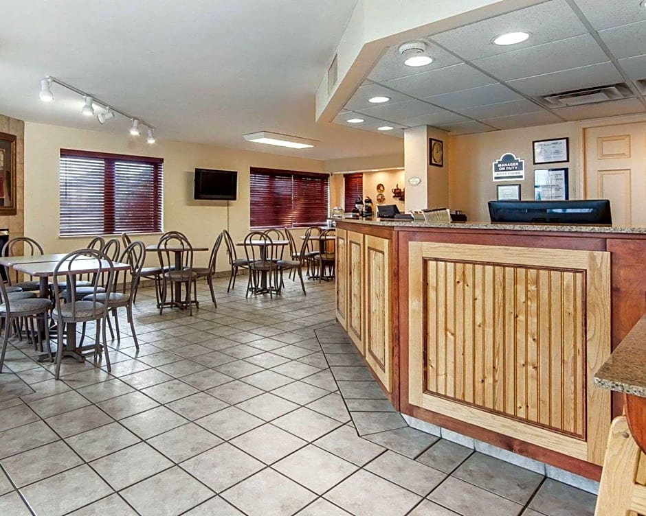 Quality Inn & Suites at Dollywood Lane