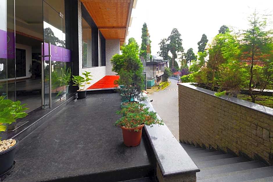 Yashshree Sanderling Mall Road