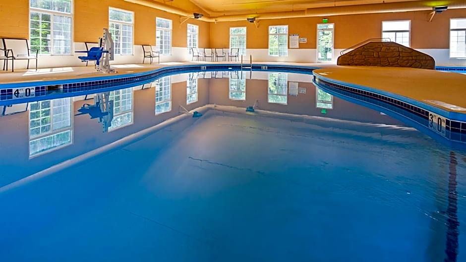 Crandon Inn & Suites