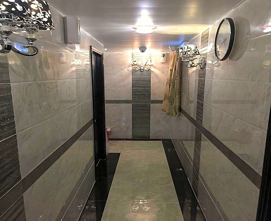 Skylark Hostel