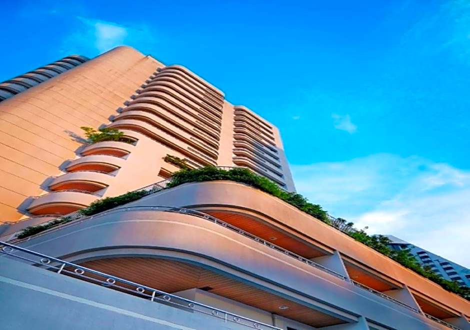 S.M. GRANDE RESIDENCE