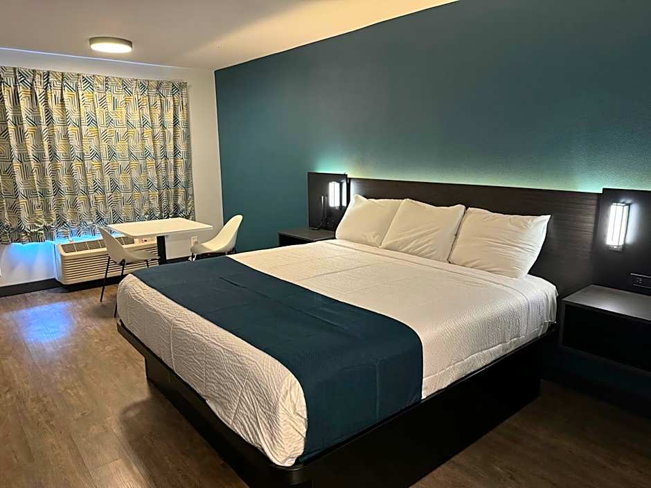 Studio 6 Suites Gardena, CA